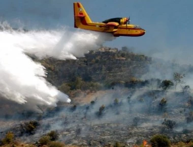 Σε επιφυλακή βρίσκεται η Σαλαμίνα για τυχόν πυρκαγιά λόγω δυνατών ανέμων